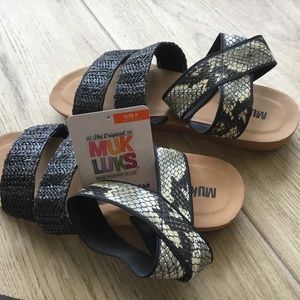 MUK LUKS Women's Ankle Strap Slip-On Sandals -About It Size 8